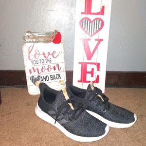 Womens Adidas sneakers